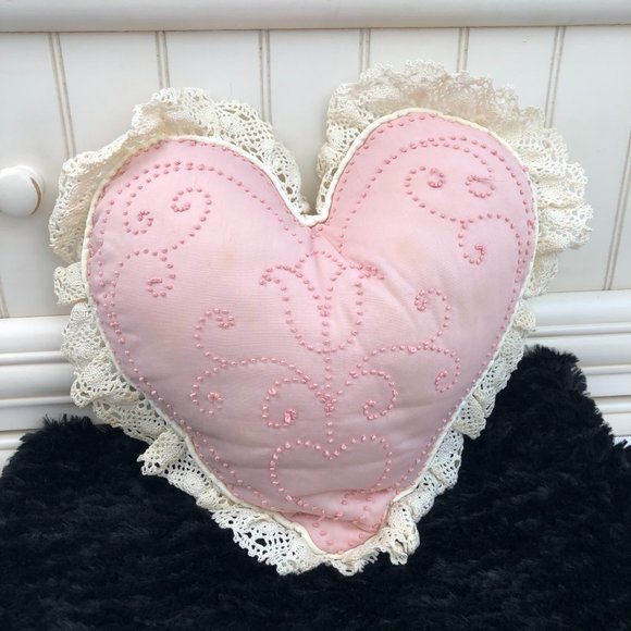 Vintage (85) Cathy Needlecraft Hand Embroidered Pink Heart Cottagecore Country - Picture 6 of 8